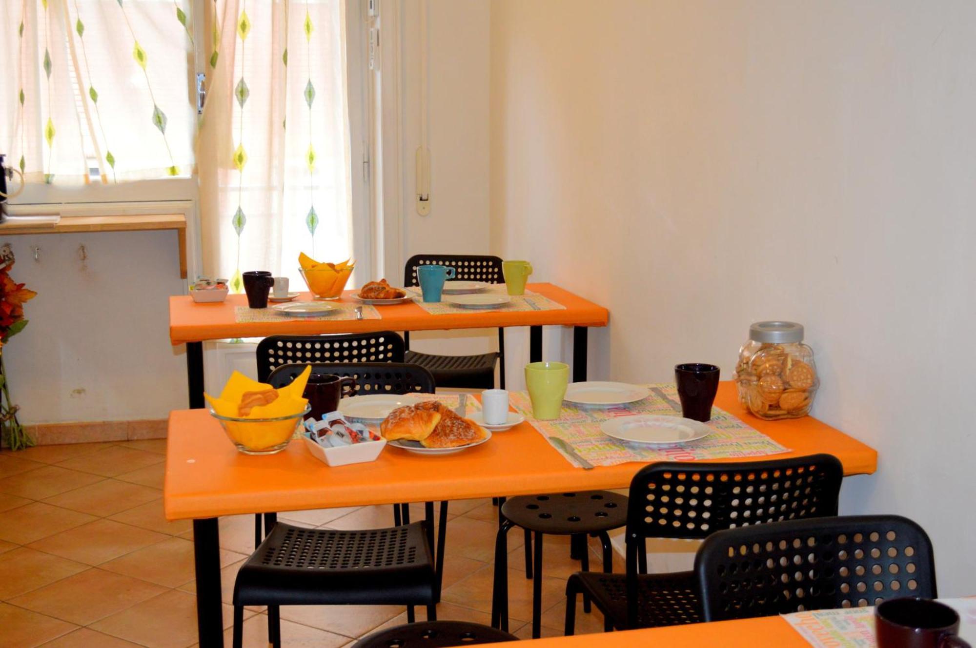 Check-Inn Rooms — Photos 3